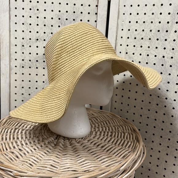 J.Crew beach hat - Picture 5 of 10